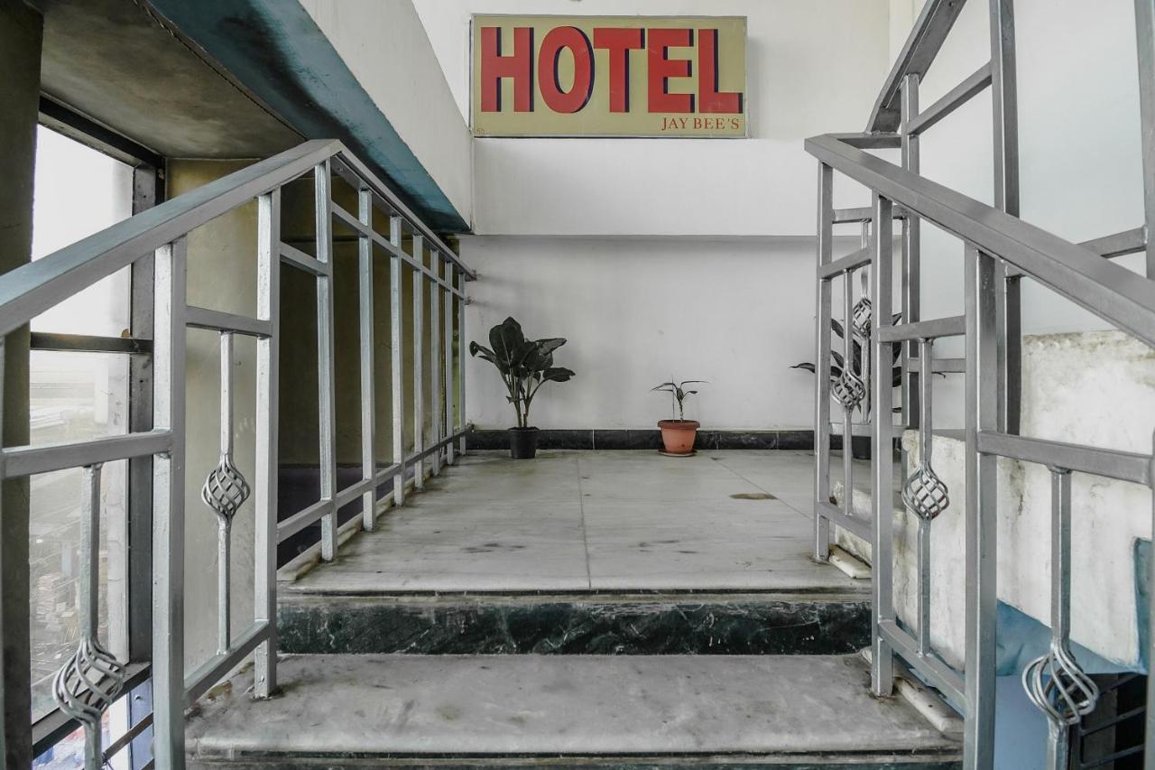 Oyo Flagship 71156 Hotel Jaybee'S Dibrugarh Exterior photo