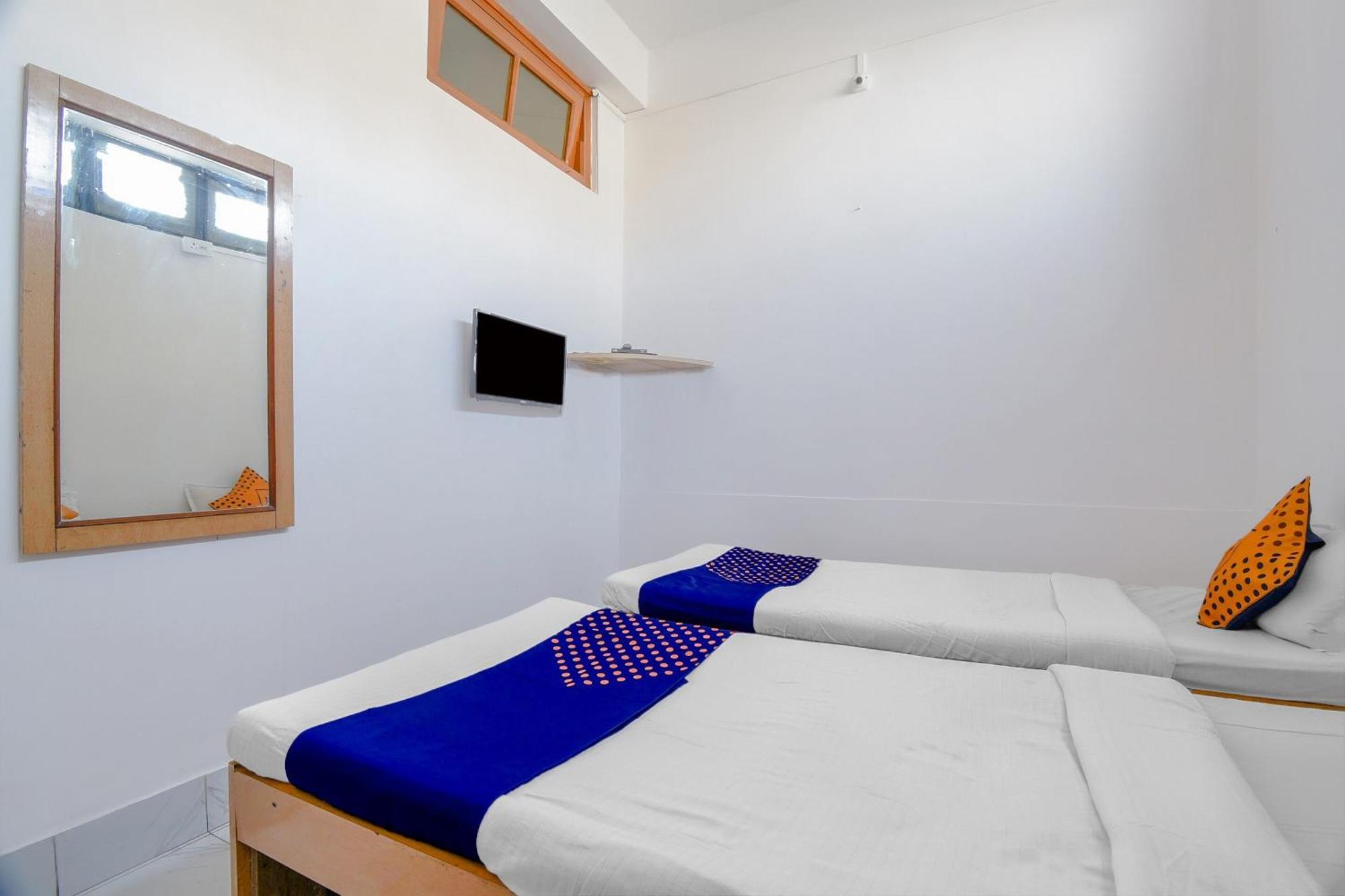 Oyo Flagship 71156 Hotel Jaybee'S Dibrugarh Exterior photo