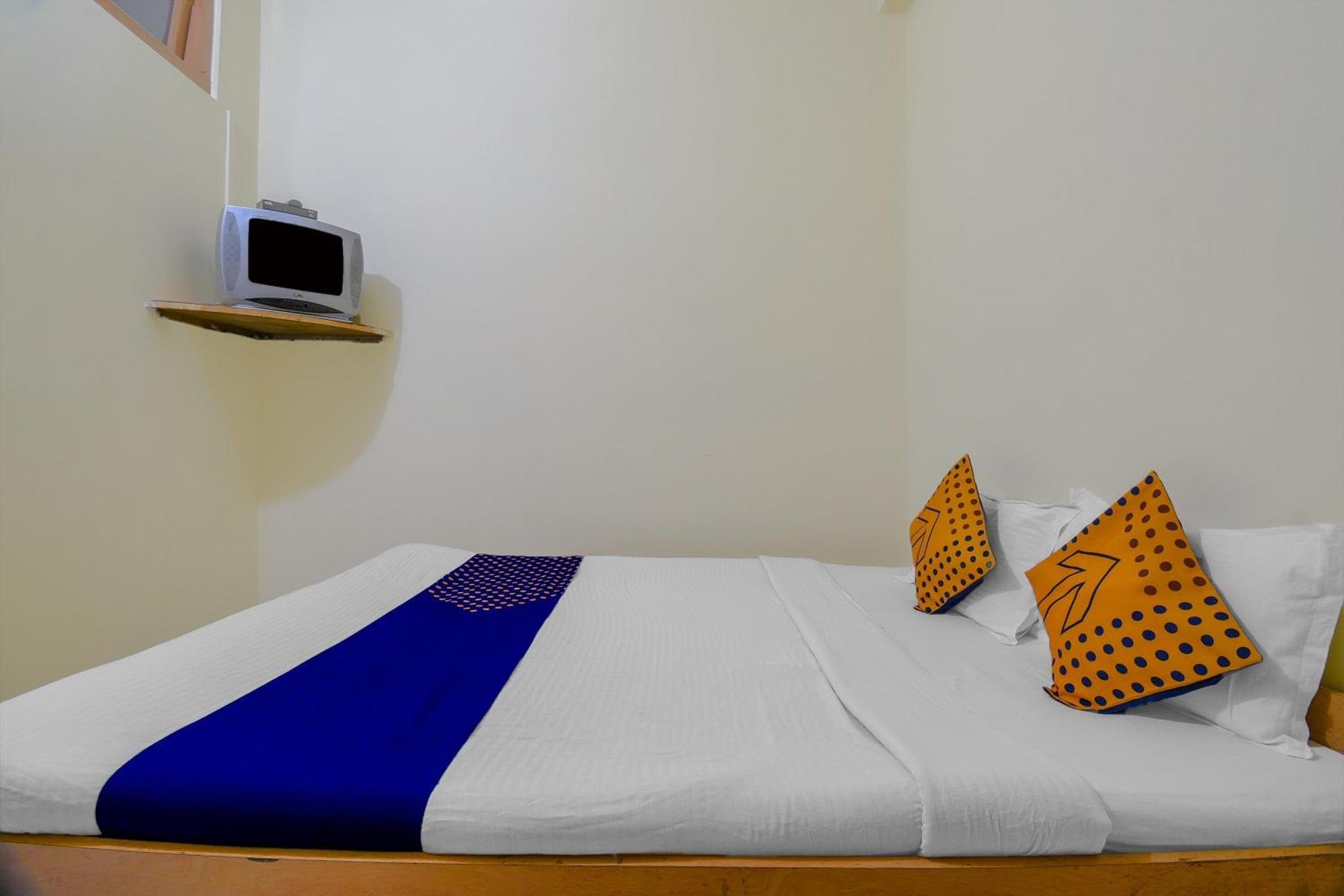 Oyo Flagship 71156 Hotel Jaybee'S Dibrugarh Exterior photo