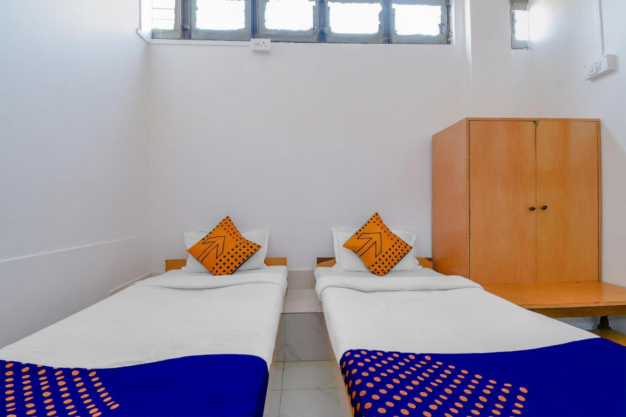 Oyo Flagship 71156 Hotel Jaybee'S Dibrugarh Exterior photo